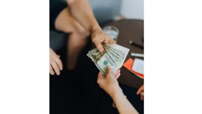 如何在一天內借到錢？